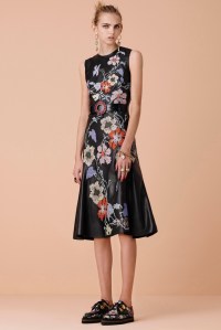 Alexander McQueen Resort 2016
