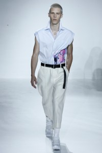 A look from Richard Chai Men's RTW Spring 2016