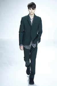 A look from Richard Chai Men's RTW Spring 2016