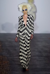 Gareth Pugh RTW Spring 2016