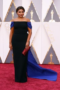 Mindy Kaling 2016 Oscars