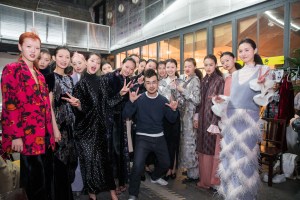 Muki Ma with models.