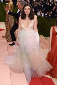 Lorde in Valentino at met gala 2016