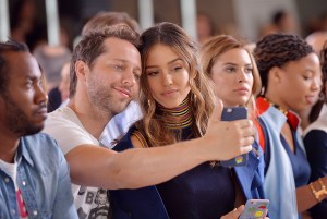 Derek Blasberg and Jessica Alba in the Front Row at Tory Burch RTW Spring 2017