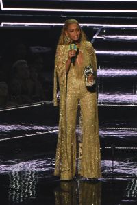 Beyoncé cape