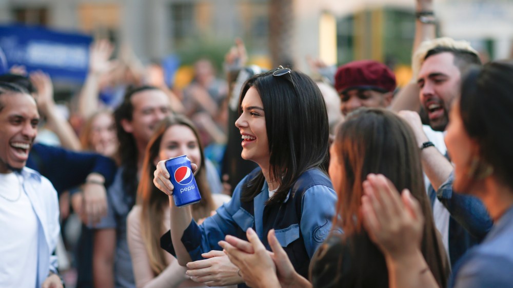 BANGKOK, THAILAND - FEBRUARY 04:  Pepsi PR On-Set With Kendall Jenner on February 4, 2017 in Bangkok, Thailand.  (Photo by Brent Lewin/Getty Images for Pepsi)