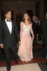 Arun Nayar (L) and Elizabeth Hurley attend the Metropolitan Museum of Art's annual Costume Institute gala.2006 Met Costume Institute Gala, New York