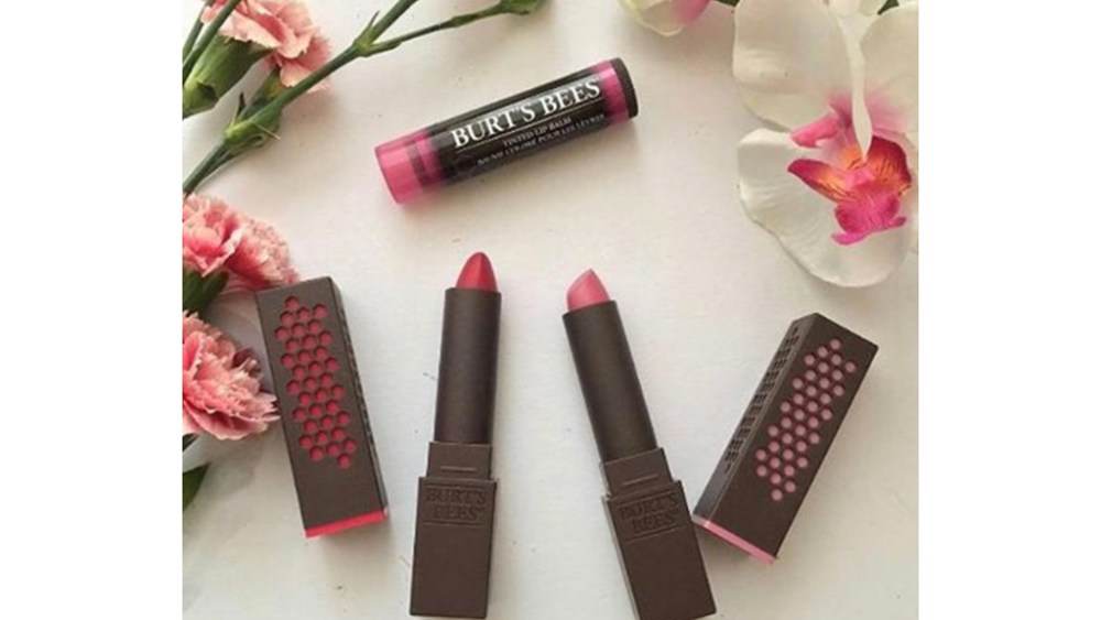 Lipstick Burt's Bees.