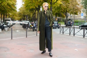 Tilda SwintonStreet Style, Spring Summer 2017, Paris Fashion Week, France - 01 Oct 2016WEARING HAIDER ACKERMANN