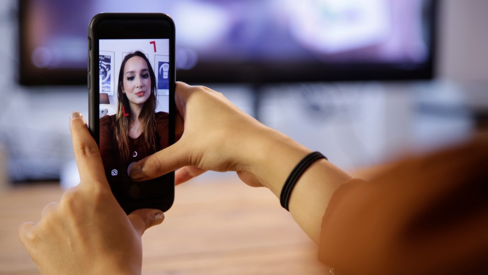 Rimmel Launches Live Try-On Cosmetics Effects With Facebook
