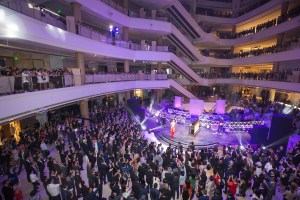 Keys performed a short set of her most famous hits at the atrium of the mall.