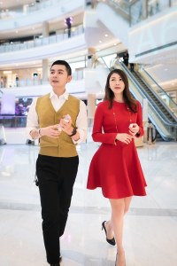 Mall manager Vera Wu and the influential fashion blogger, Gogoboi. 