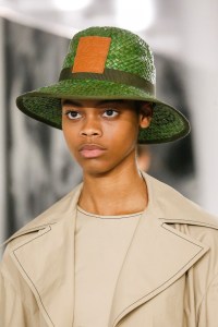 Details at Loewe RTW Spring 2018