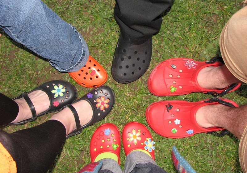 Crocs Tops Forecasts Q2