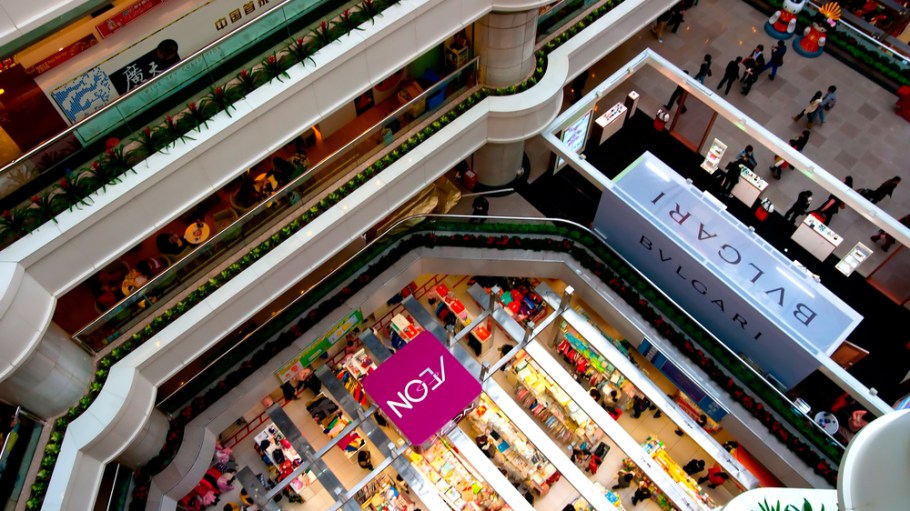 Chinese Luxury Shoppers Prefer Foreign Platforms When Shopping Online