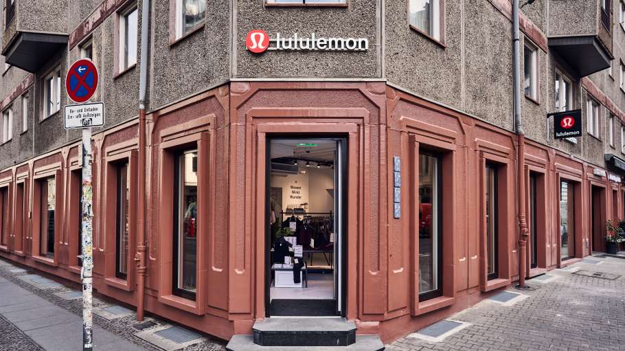 Lululemon Beats on EPS Estimate Helped by Supply Chain Investments