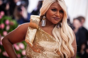 Mindy Kaling in Moschino.