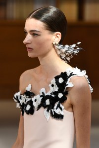 Details at Chanel Couture Fall 2019