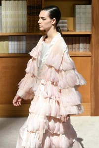 Details at Chanel Couture Fall 2019