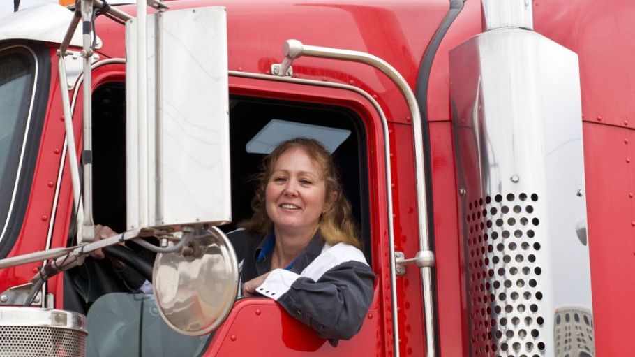female truckers industry driver shortage recruitment