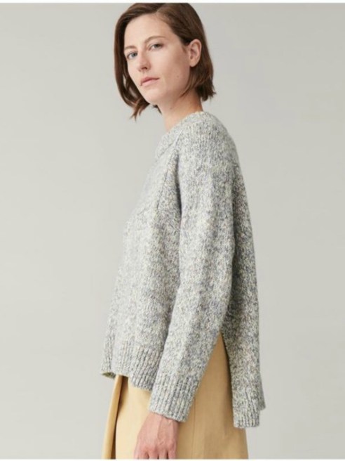H&M's upscale brand COS is the latest to try its hand at fashion rentals, partnering with Chinese subscription rental program YCloset.