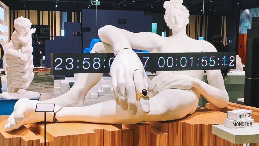 SKP south pavilion (also known as skp-s) features a theme of "digital-analog future", which runs through the Mars element, allowing people to imagine the future life of human immigrants to Mars after technological progress.