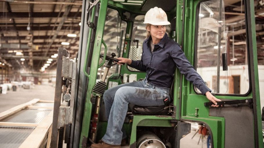 Wrangler updates Riggs Workwear line to include women's performance denim with four-way stretch in inclusive sizes 0-20 and XS-3XL.