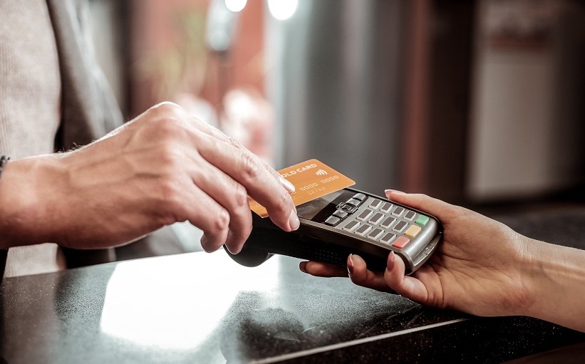 Retailers seeking to ease shopper anxiety through the coronavirus pandemic should consider enabling contactless payments, Mastercard says.
