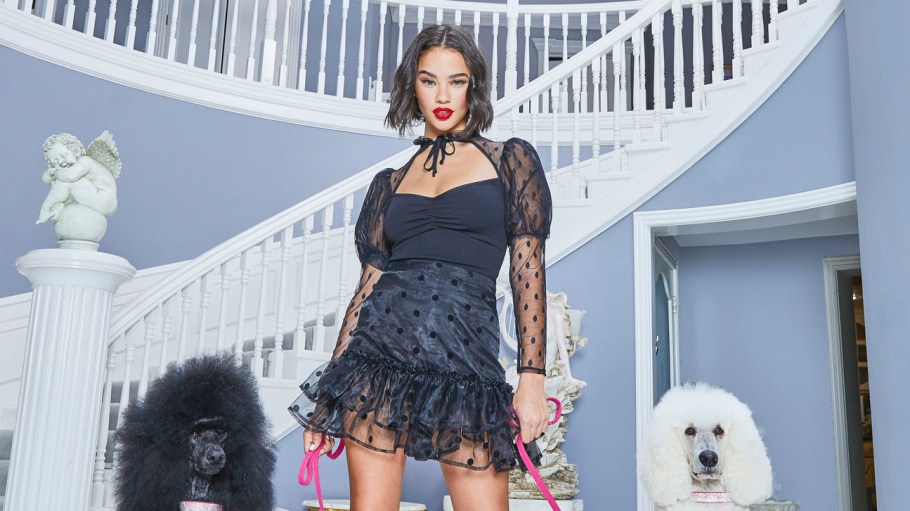 A broker says investors who snapped up shares in fast-fashion brand Boohoo because of its robust ethical rating missed a “clear red flag.”