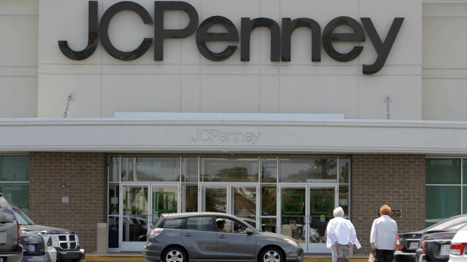 Mall REIT CBL struck a restructuring support agreement with some lenders and will file for bankruptcy protection by Oct. 1, documents show.
