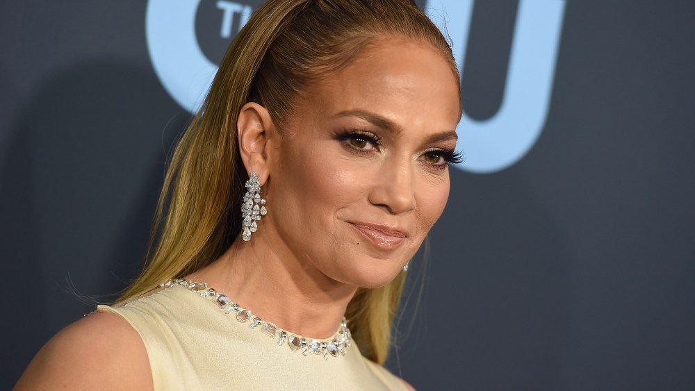 Jennifer Lopez Is Launching a Beauty Line