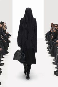 Balenciaga RTW Spring 2022