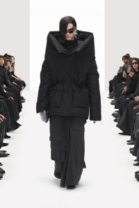 Balenciaga RTW Spring 2022