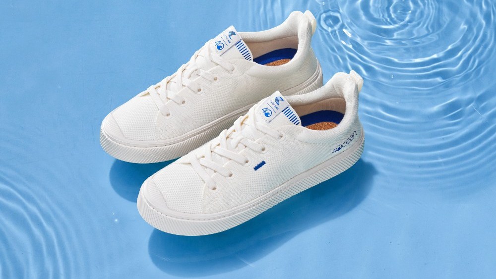 Cariuma's fresh take on its Ibi sneaker is made with fully recycled plastic uppers.