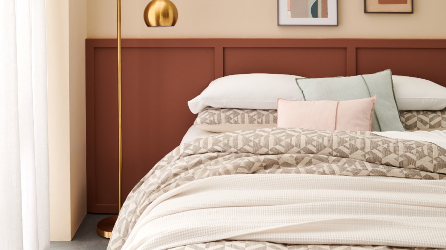 Bed Bath & Beyond announced the launch of its latest private brand Studio 3B, a line of contemporary home decor, soft goods and furnishings.