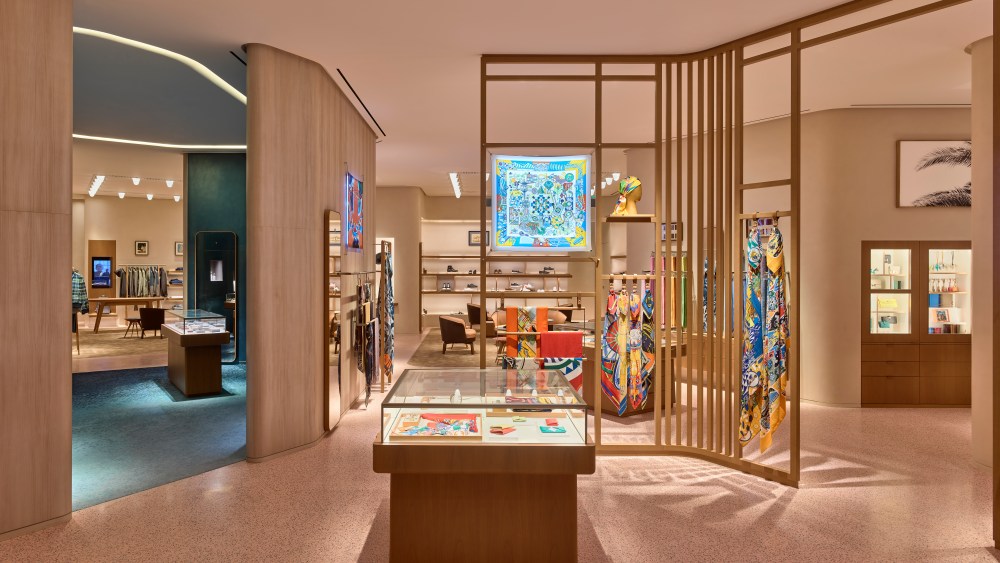 Hermes in Aventura