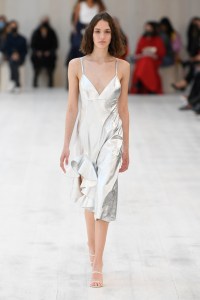 Loewe RTW Spring 2022