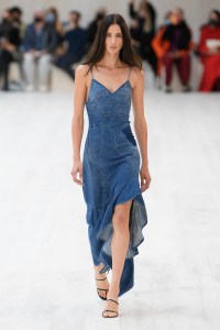 Loewe RTW Spring 2022