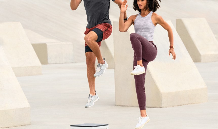 Performance apparel startup Vuori got a $400 million investment from SoftBank Vision Fund 2, valuing the California company at $4 billion.
