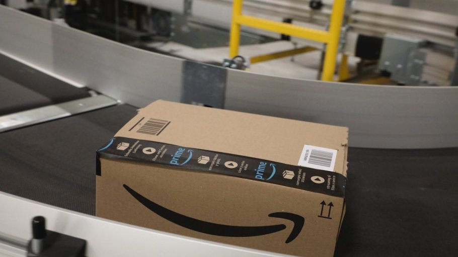 Amazon CEO Andy Jassy said in a statement that the e-commerce giant expects to “incur several billion dollars of additional costs” during the holiday period, giving an ominous outlook amid weaker-than-expected third quarter sales and earnings.