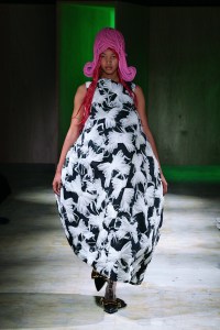 Comme des Garçons RTW Spring 2022