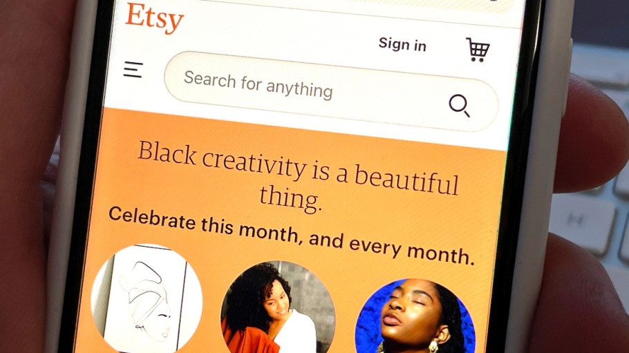 Despite differing supply chains, Etsy, Amazon and Farfetch are all set up well to handle the holiday rush, according to Oppenheimer & Co.