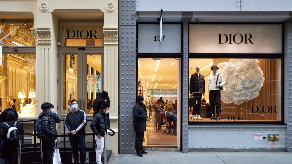 Photos of people shopping on the Black Friday 2021, November 26th, 2021