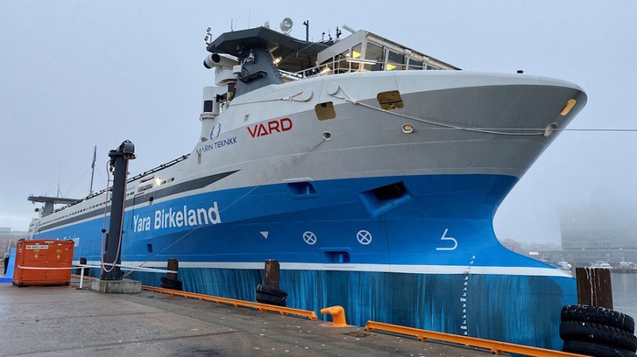 The first fully electric and self-steering container ship, owned by fertilizer maker Yara, is set to navigate Norway's southern coast.