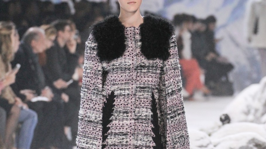 Luxury outerwear brand Moncler says it will phase out the use of fur in all its fashion collections by 2023.