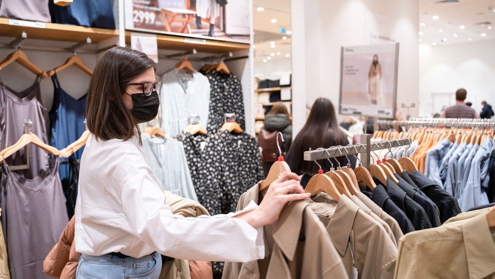 NPD analyst Beth Goldstein says U.S. footwear shoppers continue to prioritize comfort over fashion as the Covid-19 pandemic endures.