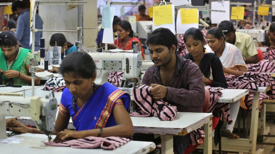 Over a dozen major garment manufacturers in the southern Indian state of Karnataka have agreed to honor a minimum-wage increase from 2020.
