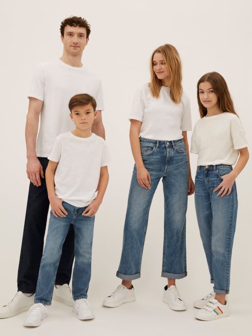 Marks & Spencer unveiled a denim collection for men, women and kids designed in line with the Ellen MacArthur Jeans Redesign guidelines.