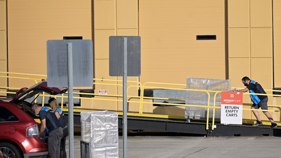 Amazon testing delivery from malls