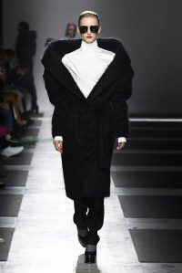 Viktor&Rolf Couture Fall 2022